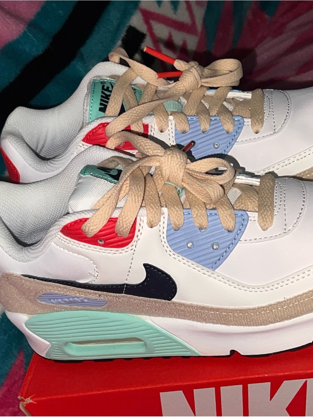 Nike Air Max 90 Leather SE GS 'Patches' 5.5 Big Kids / Women’s size 7